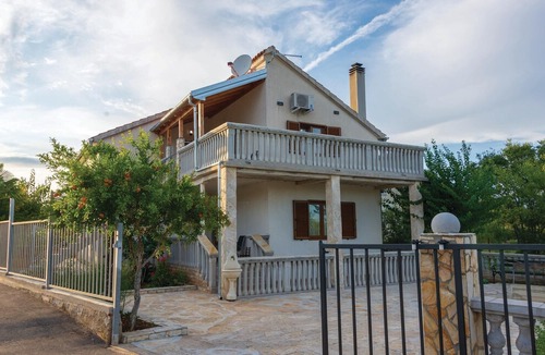 Podgradina Apartment | 2 bedroom accommodation in Podgradina