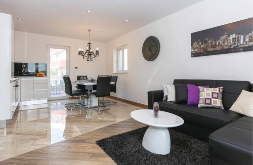 Kastela Apartment | 2 bedroom accommodation in Solin