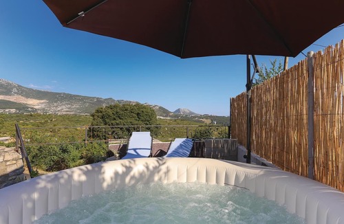 Solin House | 2 bedroom accommodation in Solin