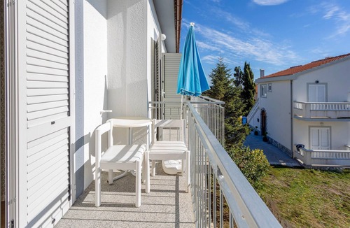 Banjol Apartment | 2 bedroom accommodation in Rab