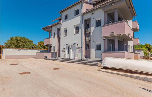 Dvornica Apartment | 2 Bedroom Amazing Apartment In Kanica