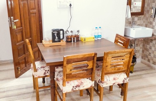 Ranchi Apartment | 2-bedroom apartment in charming Ranchi with AC, WiFi for family and solo visitor