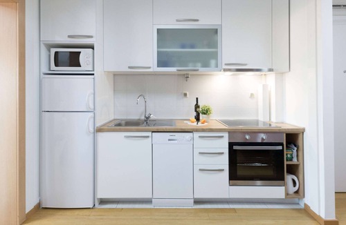 Zagreb Apartment | 2 bedroom Apt. in the Business Zone- FREE PARKING