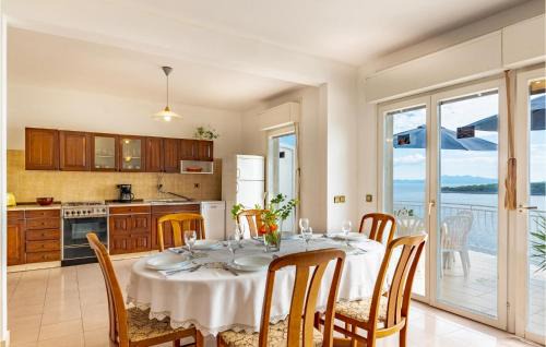 Prizba Apartment | 2 Bedroom Beach Front Apartment In Blato