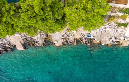 Prizba Apartment | 2 Bedroom Beach Front Apartment In Blato
