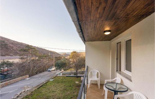Veljun Primorski Apartment | 2 Bedroom Beach Front Apartment In Senj