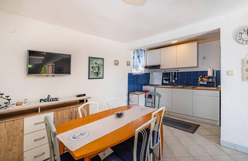 Maslenica House | 2 bedroom beach front home in Maslenica