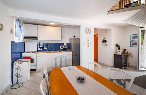 Maslenica House | 2 bedroom beach front home in Maslenica