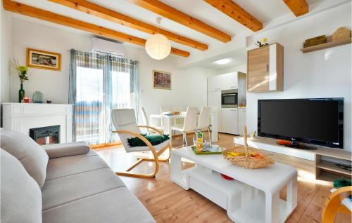 Tuhelj House | 2 Bedroom Cozy Home In Glogovec Zagorski