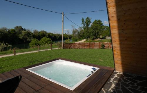 Karlovac House | 2 Bedroom Cozy Home In Brodani