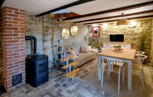 Bosiljevo House | 2 Bedroom Cozy Home In Netretic