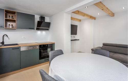 Brsec Apartment | 2 Bedroom Lovely Apartment In Brsec
