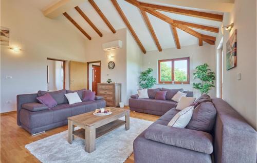 Samobor House | 2 Bedroom Lovely Home In Kladje