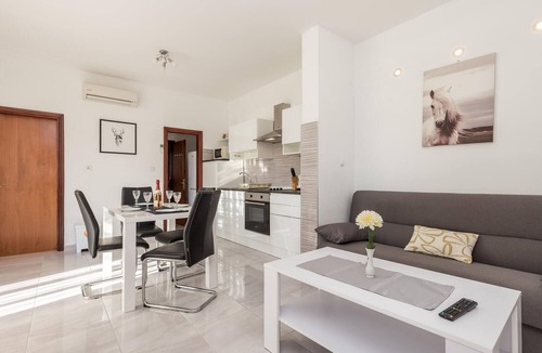 Kampor Apartment | 2 bedroom nice apartment in Kampor