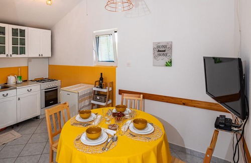 Molat House | 2 bedroom nice home in Molat