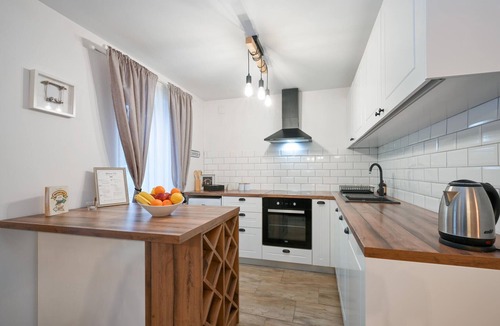 Gornji Mihaljevec House | 2 bedroom pet friendly home in Zelezna Gora