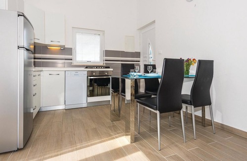 Primosten Burnji Apartment | 2 bedroom pet friendly apartment in Dolac
