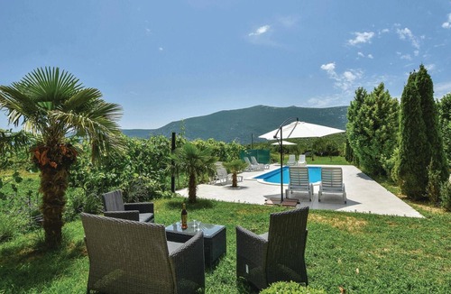 Ostrvica Apartment | 2 bedroom pet friendly apartment in Ostrvica