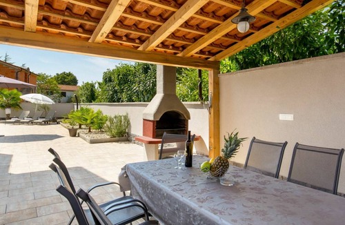 Pinezici Other | 200 m² Accommodation ∙ 4 bedrooms ∙ 10 guests