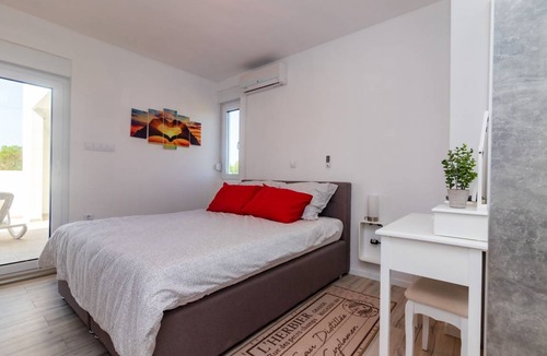 Suhovare House | 214 m² House ∙ 3 bedrooms ∙ 6 guests
