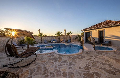 Murvica Villa | 220 m² Villa ∙ 6 bedrooms ∙ 12 guests