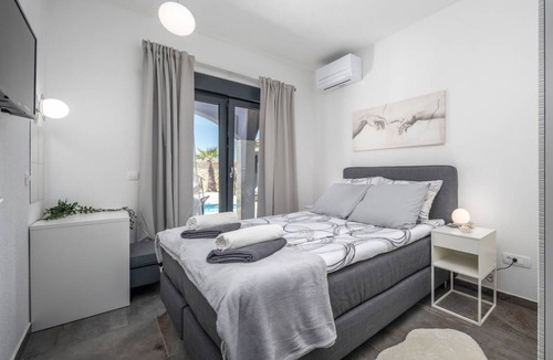 Murvica Villa | 220 m² Villa ∙ 6 bedrooms ∙ 12 guests