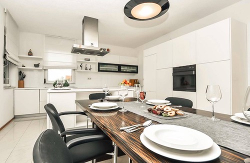 Suhovare House | 222 m² House ∙ 1 bedroom ∙ 12 guests