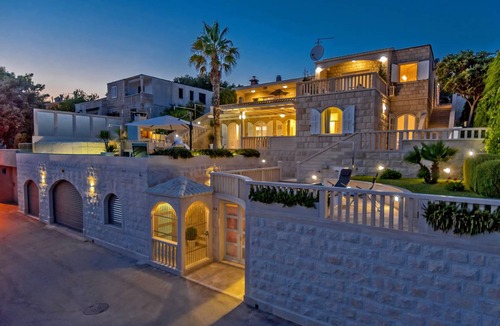 Selca House | 229 m² House ∙ 6 bedrooms ∙ 14 guests