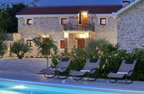 Skabrnja Villa | 240 m² Villa ∙ 4 bedrooms ∙ 10 guests