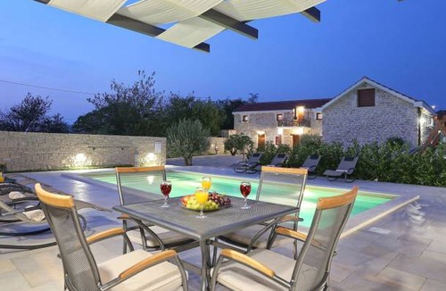 Skabrnja Villa | 240 m² Villa ∙ 4 bedrooms ∙ 10 guests