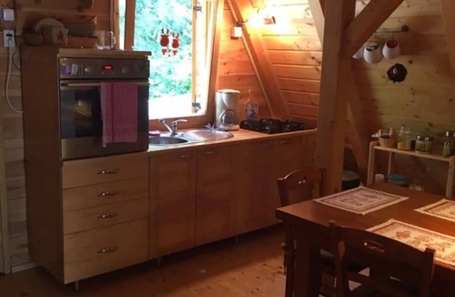 Crni Lug House | 3 Bed House Sleeps 6 - Pool, Pets, Garden, Parking