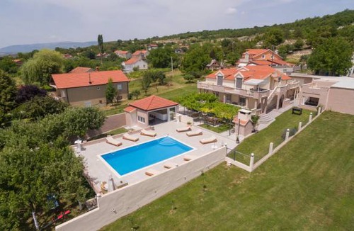 Sinj Apartment | 3 bedroom accommodation in Obrovac Sinjski