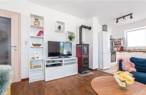 Drnis House | 3 bedroom accommodation in Pakovo Selo