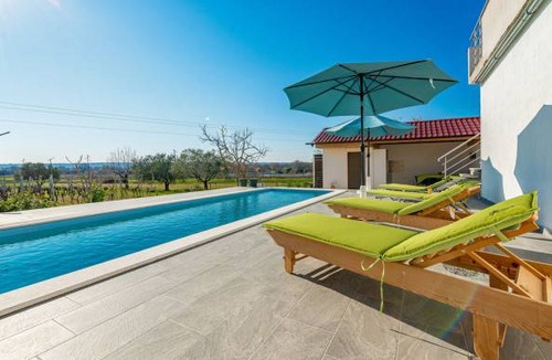 Galovac House | 3 bedroom accommodation in Galovac