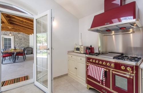 Grabri House | 3 bedroom accommodation in Lupoglav