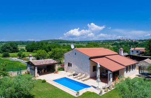 Farini House | 3 bedroom accommodation in Visnjan