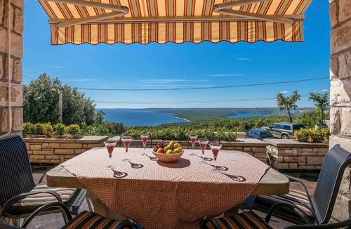 Koromacno Apartment | 3 bedroom accommodation in Labin