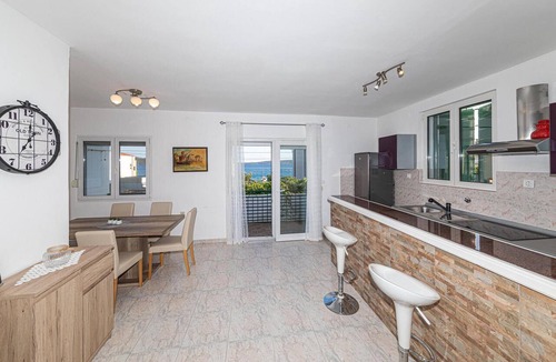 Kastel Gomilica Apartment | 3 bedroom amazing apartment in Kastel Kambelovac