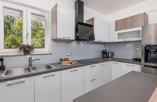 Veprinac Apartment | 3 bedroom awesome apartment in Veprinac