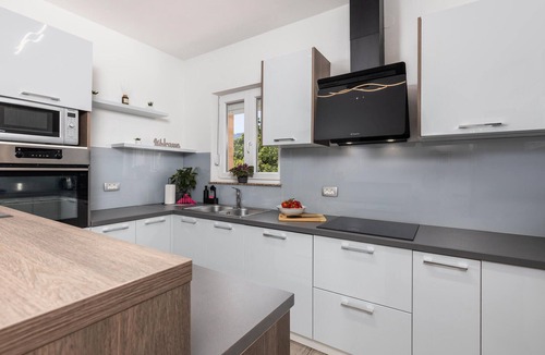 Veprinac Apartment | 3 bedroom awesome apartment in Veprinac
