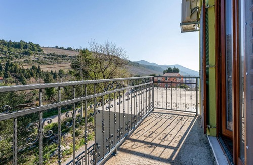 Kremena House | 3 bedroom awesome home in Kremena