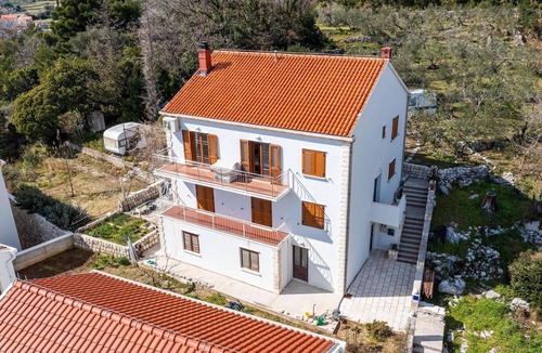 Slano Apartment | 3 bedroom beach front apartment in Slano