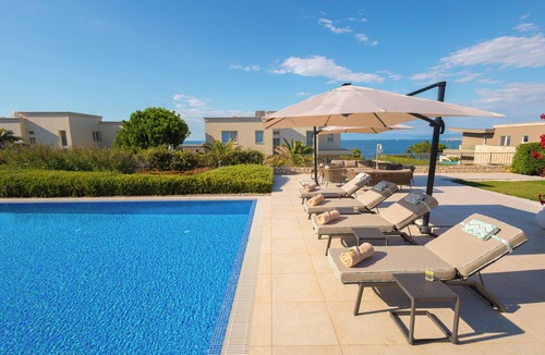 Crveni Vrh Villa | 3-bedroom Beachfront Residence with Sea View and a Private Pool
