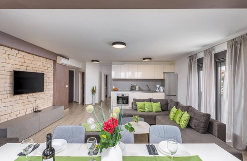 Pjescana Uvala Apartment | 3 bedroom cozy apartment in Pjescana Uvala