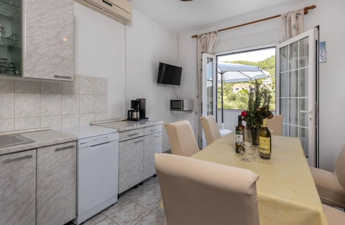 Banjol Apartment | 3 bedroom cozy apartment in Banjol