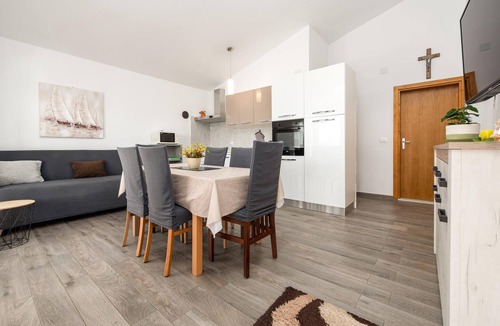 Maslenica Apartment | 3 bedroom lovely apartment in Maslenica