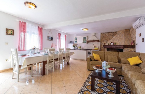 Sestanovac House | 3 bedroom lovely home in Katuni