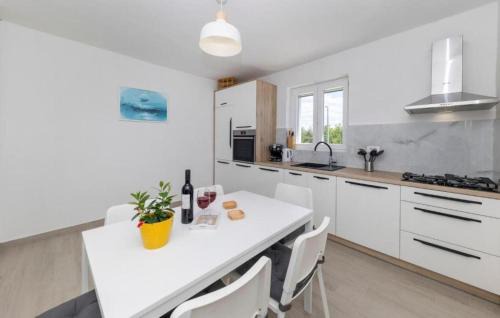Poljica House | 3 Bedroom Luxurious Home In Nin