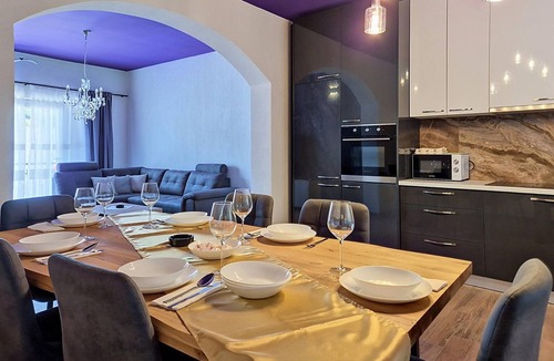 Obrovac Apartment | 3 bedroom nice apartment in Obrovac