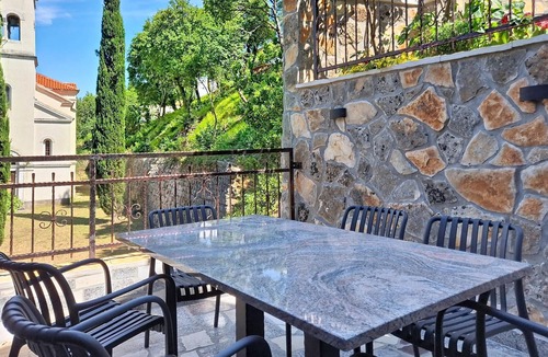 Obrovac Apartment | 3 bedroom nice apartment in Obrovac